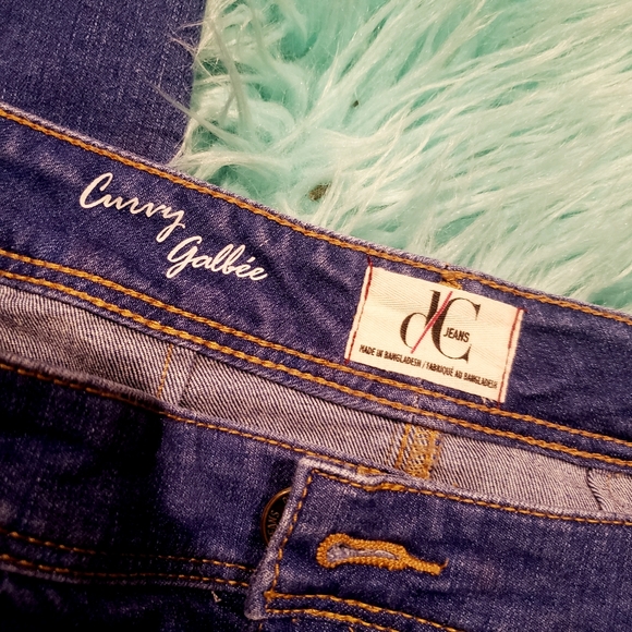 DC JEANS with floral design - Size 16 - Picture 3 of 7